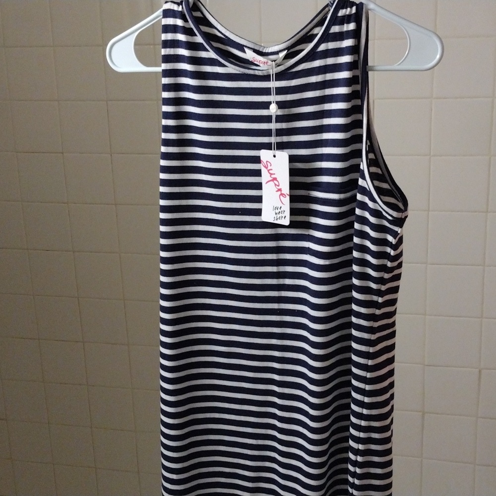 Women's sleeveless tee shirt